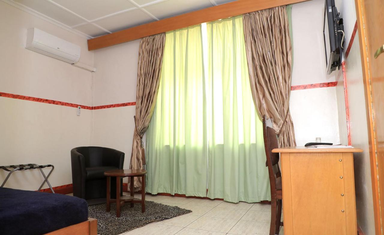 Park Hotel Lubumbashi Dış mekan fotoğraf